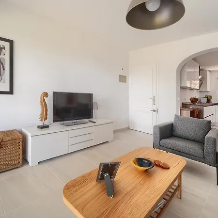 Апартаменты 31 Miraflores Jardin B, Gorgeous Views, Pool, Wifi *